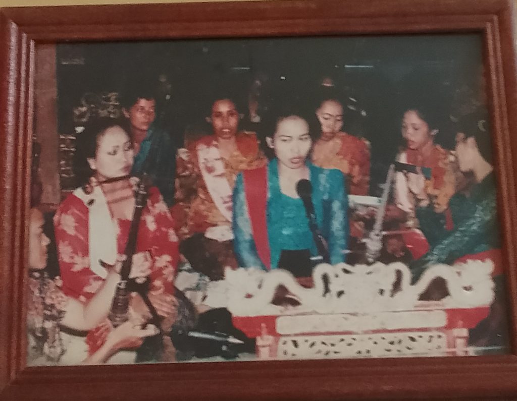 Singing for gamelan in Central Java